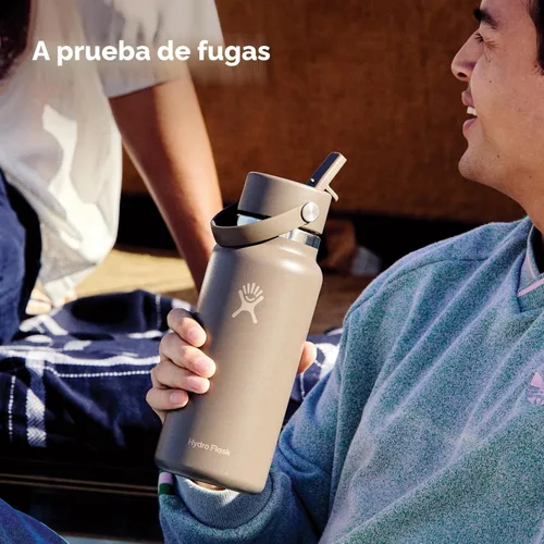 Vista 4 de Hydro Flask Botella de agua – Acero inoxidable aislado – Tapa flexible con popote de boca ancha, antiderrames, a prueba de fugas y recargable de 32