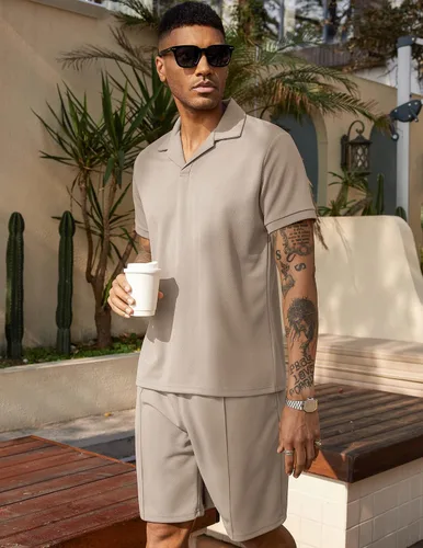 Vista 2 de COOFANDY Conjunto de camisa polo y pantalones cortos para hombre, trajes de verano de 2 piezas, pantalones cortos, trajes de moda casuales de manga