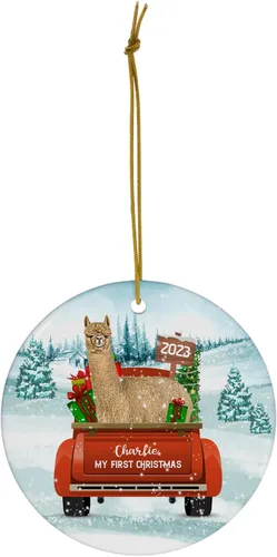 Vista 2 de Winter Welcome Fawn Alpaca My First Christmas Adornos 2024 Personalizados Nombre Círculo Blanco Cerámica Granja Dueño Regalo