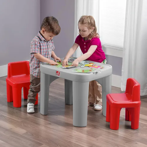 Vista 3 de Set de mesa y sillas Step2 Mighty My Size para niños, mesa de actividades de sala de juegos para manualidades, hecha de plástico duradero, para Gris