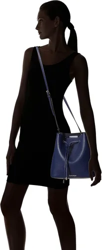 Vista 8 de Calvin Klein - Bolsa Gabrianna al hombro para mujer