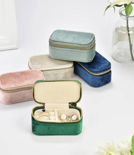 Vista 8 de TAIMY Mini estuche de viaje de joyería, caja de joyería de viaje pequeña de terciopelo, caja organizadora de viaje portátil para anillos, aretes