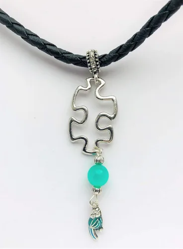 Vista 5 de Blue Parrot Bird, Puzzle, Fiber Glass Necklace Sterling Silver Chain Ends Black Leatherette