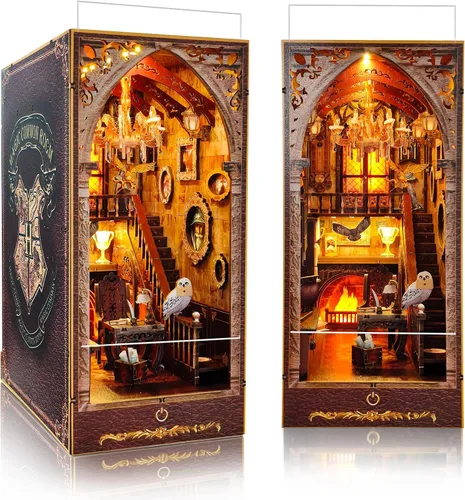 Vista 9 de BELEEV Kit de rincón de libros – Librero de madera en miniatura con luces LED, puerta que se puede abrir, rompecabezas 3D, decoración de estantería
