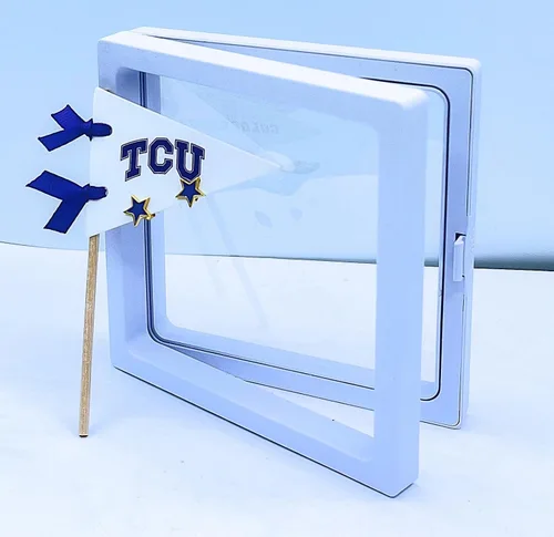 Vista 4 de Color Shout x TCU Huggie Hoops on Pennant Flag