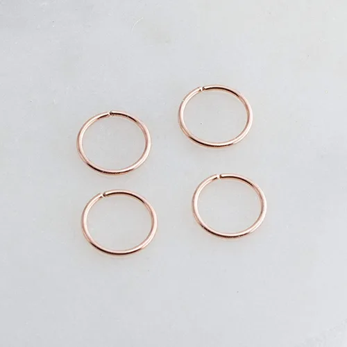 Vista 29 de Juego de 2 pares de anillos de nariz para cartílago pequeños para mujer, tragus, tabique, hélix, múltiples piercings finos