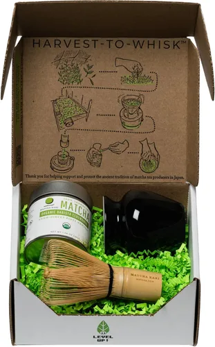Vista 2 de Matcha Kari Mini Matcha Set - Batidor, Soporte y Matcha Ceremonial - Negro Compact matcha kit, bamboo whisk and holder plus organic ceremonial