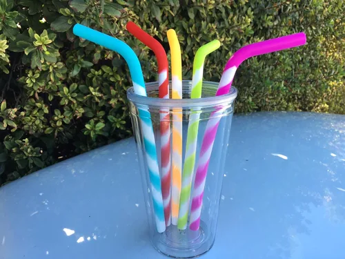 Vista 3 de Pajitas reutilizables de silicona de grado alimenticio (paquete de 5) - Limpio para lavavajillas, seguro para niños