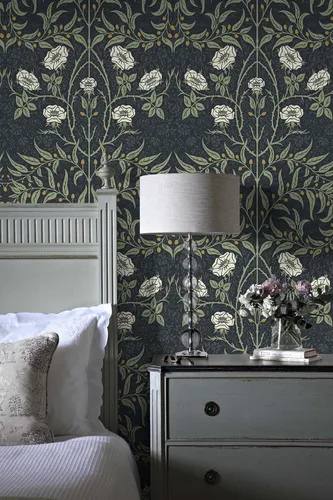 Vista 5 de NextWall Papel tapiz floral estarcido despegable y adhesivo (azul marino y salvia)
