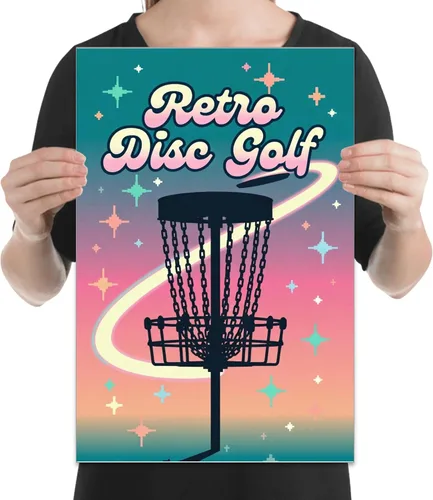 Vista 2 de Retro Disc Golf Vibes – Decoración de sala de juegos – Póster impreso de 13 x 19 – Estética Y2K