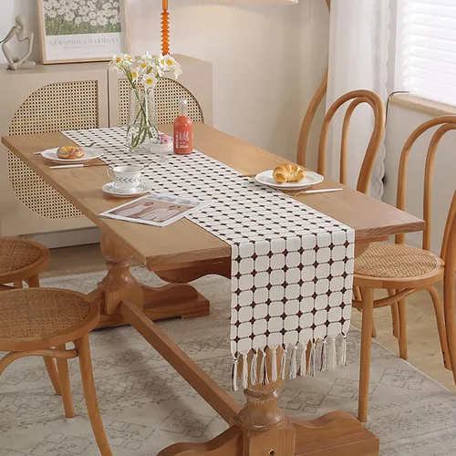 Vista 5 de Hsvanyr Centros de mesa rústicos con borlas rectangulares bordadas para cocina, 13 x 63 pulgadas, mantel blanco con cuadros de búfalo marrón café