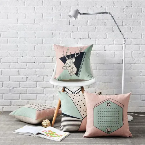 Vista 6 de Juego de 4 fundas de almohada geométricas de ciervo negro y verde de 18 x 18 pulgadas con forma de corazón, fundas decorativas para el hogar, sofá