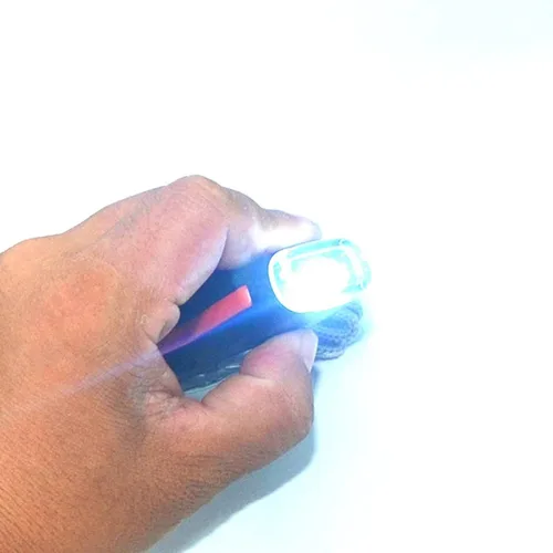 Vista 7 de Brújula multifunción 7 en 1, termómetro de seguridad de supervivencia al aire libre, brújula, espejo LED, lupa, multiherramienta para camping