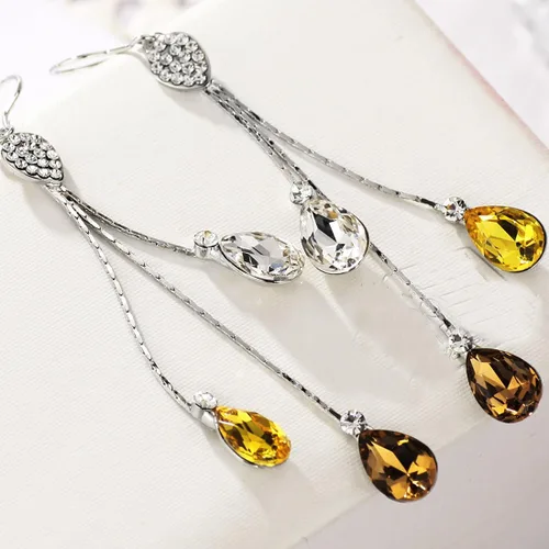 Vista 2 de Neoglory aretes colgantes de cristal hechos con elemento Swarovski, tres colores, 3.14 pulgadas