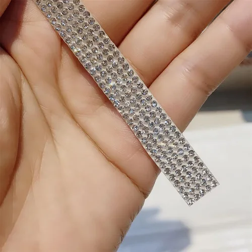 Vista 5 de Cinta de diamantes de imitación de cristal autoadhesiva plateada de 12 filas de 4 yardas con diamantes de imitación de 0.079 pulgadas con purpurina