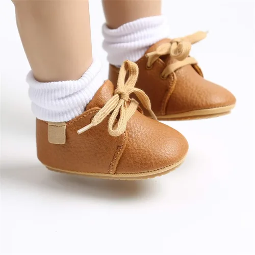 Vista 2 de COSANKIM Zapatos para bebés niños y niñas, zapatos de piel sintética con cordones para bebés, suela de goma antideslizante, mocasines para recién