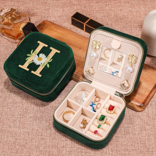 Vista 3 de GSPY Joyero de viaje, joyero de terciopelo con inicial, regalos personalizados para mujeres, joyero de viaje pequeño, organizador de joyas, regalos