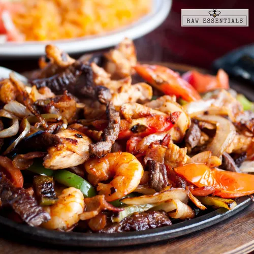 Vista 5 de Raw Essentials Texas Mesquite - Fajita ahumada – Abrasador de barbacoa audaz y ahumado para carne, pollo, camarones y verduras – Sin gluten y vegana