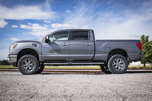 Vista 3 de Rough Country Kit de elevación de 3 pulgadas para Nissan Titan XD 2016-2024 2WD/4WD - 83600