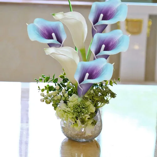 Vista 3 de Faylapa 20 piezas de lirio de cala artificial real al tacto, azul morado Flores falsas, ramos de boda, decoración floral para el hogar