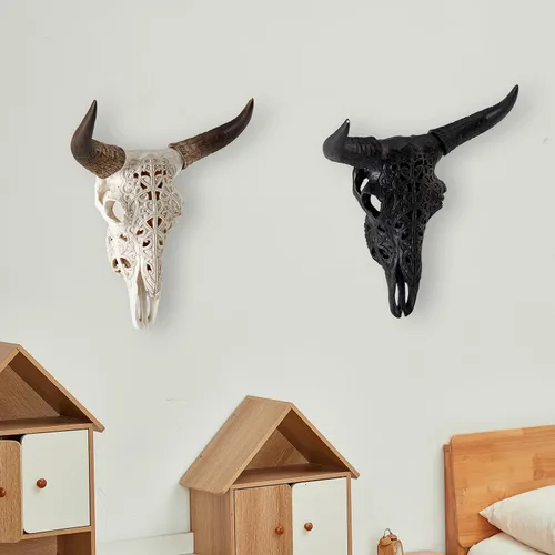 Vista 4 de OTARTU Escultura para colgar en la pared, diseño tribal negro, diseño tallado con calavera de buey de 19 pulgadas, arte de decoración de pared