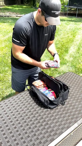 Vista 10 de ACE PRO Cornhole Backpack with ACE Patch - Holds Up to Six Cornhole Bag Sets (Up to 24 Bags)