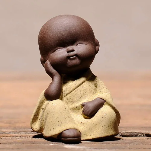 Vista 2 de 4 figuras de cerámica de cuatro monjes sabios, lindas mascotas de té de porcelana blanca (oído/ver/hablar/no hacer el mal) - Mini adorno zen