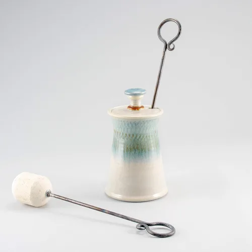 Vista 4 de Georgetown Pottery Hecho a mano Cape Cod Firepot Firepot con hierro y esteatita fuego Starter Wand para chimenea, estufa de leña, hoguera