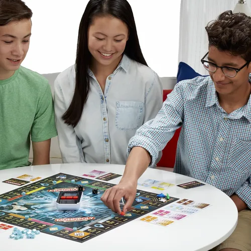 Vista 12 de Juego Monopoly Edición Ultimate Banking (versión en inglés)