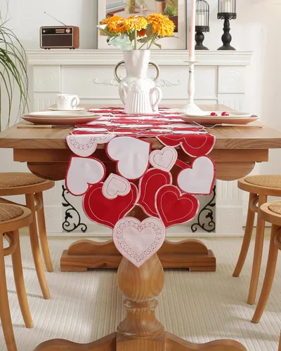 Vista 4 de Decoración del día de San Valentín, camino de mesa para el día de San Valentín, 70 pulgadas de largo, decoración de corazón bordado para el hogar