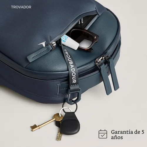 Vista 4 de Mochila para portátil Troubadour Apex Compact 16L de alta calidad - Ergonómica y resistente al agua - Diseñada para trabajo y viajes - Azul marino