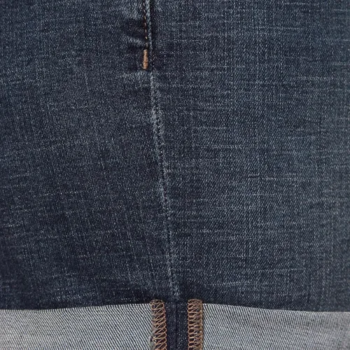 Vista 7 de Tienda Essentials Pantalones cortos de mezclilla ajustados de tiro medio de 4 pulgadas para mujer