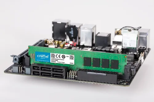Vista 4 de Memoria Crucial de 8 G DIMM individual DDR4 2400 MT/s (PC4-19200) DR x8 de 288 pines sin búfer CT8G4DFD824A