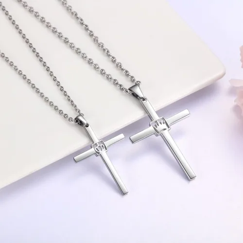 Vista 3 de Increíble collar colgante de cruz de titanio de acero inoxidable para parejas de rey y reina para mujeres y hombres, conjunto de joyas a juego