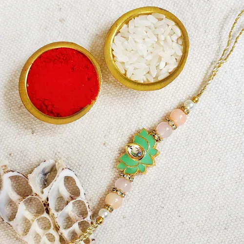 Vista 2 de Rakhi adulto Rakhi para hermano Rakhi para Bhaiya combo de mauli Rakhi hecho a mano con tarjeta de felicitación y Roli Chawal Rakshabandhan moli