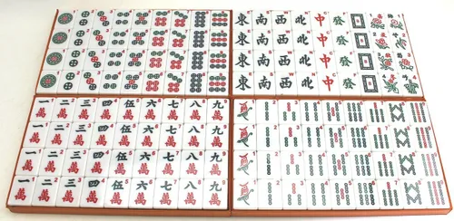 Vista 4 de Juego de mahjong de azulejos grandes numerados chinos. Juego de 144 azulejos de 1.5 pulgadas fácil de leer/juego completo que pesa 13 libras. Regalo
