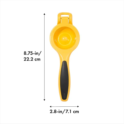 Vista 2 de OXO Good Grips Exprimidor de Cítricos