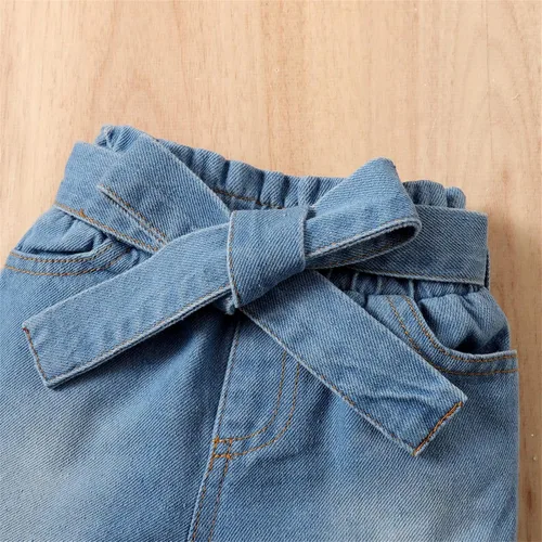 Vista 4 de PATPAT Bebé Niña 100% Algodón Denim Shorts Corazón Impreso Blanco Manga Corta Top Con Diadema Conjunto 3 Meses-3 Años