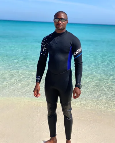 Vista 7 de Seaskin - Trajes de neopreno completos para hombres y mujeres, 3 mm, con cremallera trasera