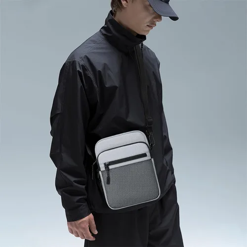 Vista 2 de Lohol Bolso bandolera pequeño para hombres y mujeres, resistente al agua, ajustable, bolso bandolera para viajes y deportes