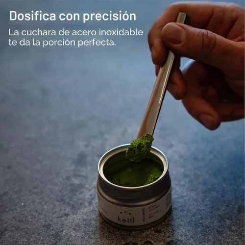 Vista 5 de Fellow Juego de 6 cuencos de cerámica Matcha con bandeja de exhibición Negro mate
