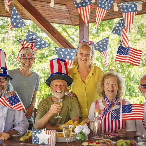 Vista 6 de AUGSHY Banderas pequeñas de mano estadounidenses, paquete de 22 banderas americanas pequeñas en palo, bandera estadounidense en palo de 5 x 8