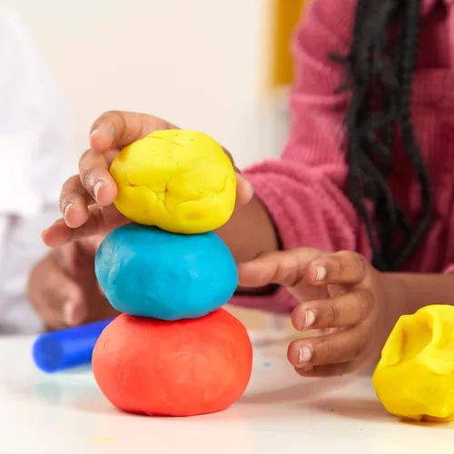 Vista 8 de Play-Doh Jewel Colors - Paquete de 12 latas de 4 onzas a granel, rellenos para calcetines navideños, premios y recuerdos de fiesta, manualidades
