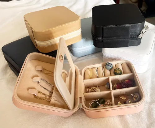 Vista 6 de Joyero de viaje organizador portátil para joyas, organizador de almacenamiento de piel sintética con espejo, soporte de joyería para mujeres