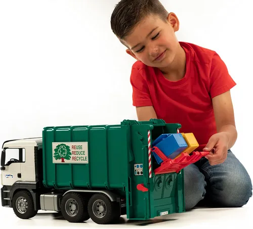 Vista 9 de Bruder 03763 Man TGS - Camión de basura con carga trasera, verde, escala 1:16
