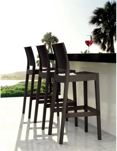 Vista 2 de Compamia Jamaica - Taburete de bar de resina Wickerlook para patio, color marrón (juego de 2)