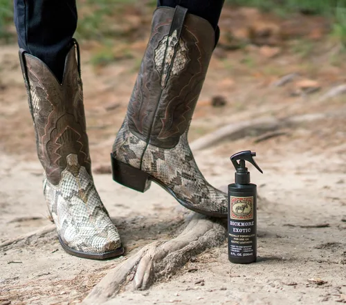 Vista 6 de Bickmore Exotic – Aerosol especialmente formulado, utilizado para limpiar, pulir y proteger pieles exóticas y piel de reptil.