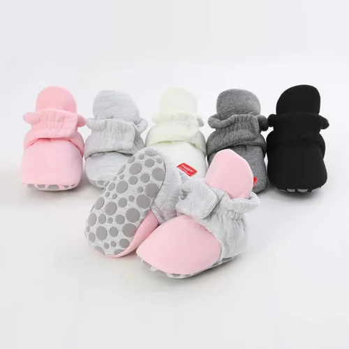 Vista 2 de Botines de forro polar para bebé y niña, para recién nacidos, acogedores, calcetines cálidos de invierno, antideslizantes, suela suave, zapatos
