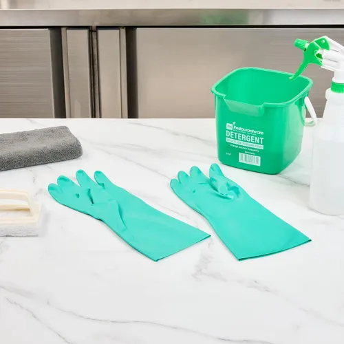 Vista 8 de Restaurantware Guantes de limpieza verdes, 10 pares de guantes de nitrilo de 15 mil de grosor, pequeños y resistentes con puño largo, forro