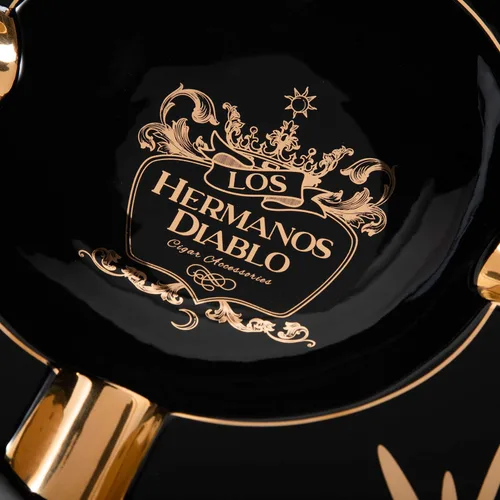 Vista 2 de Hermanos Diablo Cenicero grande para exteriores, patio interior, bandeja de cerámica negra dorada y elegante, 4 soportes cenicero perfecto para tus